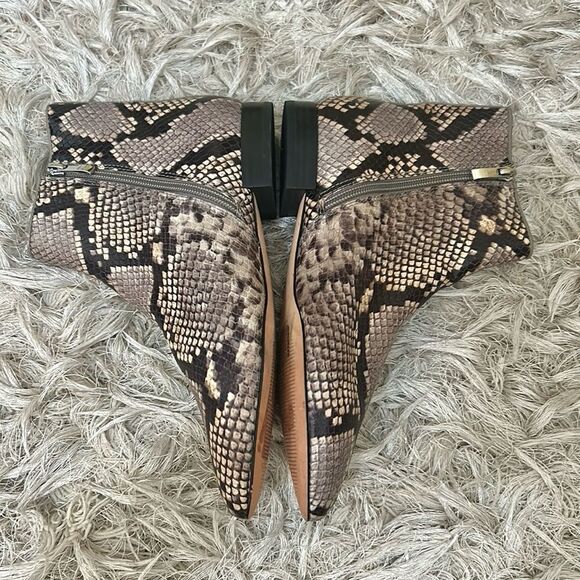 NWOB PAIGE Catherine Snakeskin-Embossed Leather Ankle Boots Taupe Multi sz 6.5 - Picture 5 of 9